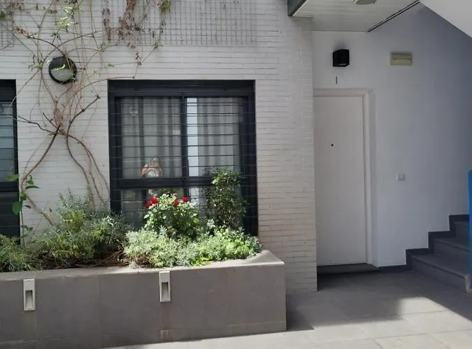 Apt Centrico, A Pie De Calle.